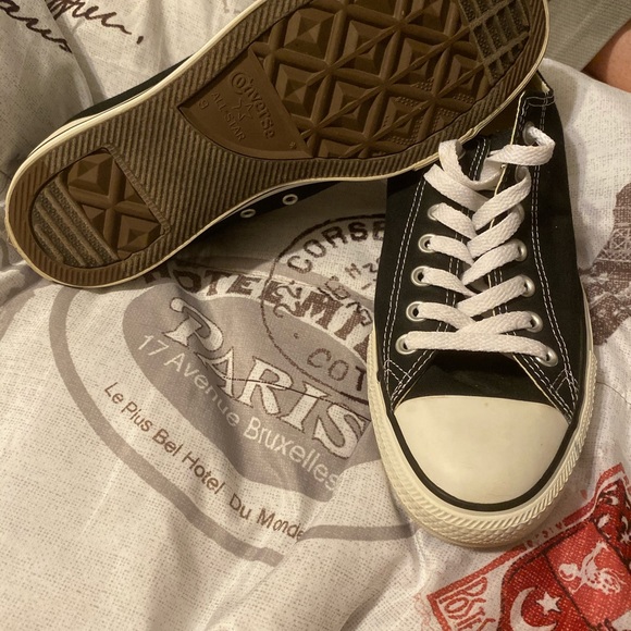 Converse- Sold - Picture 2 of 2